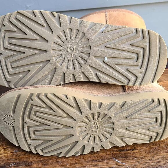 UGG Classic Chestnut Suede Shearling Boots size 5 - Picture 4 of 9